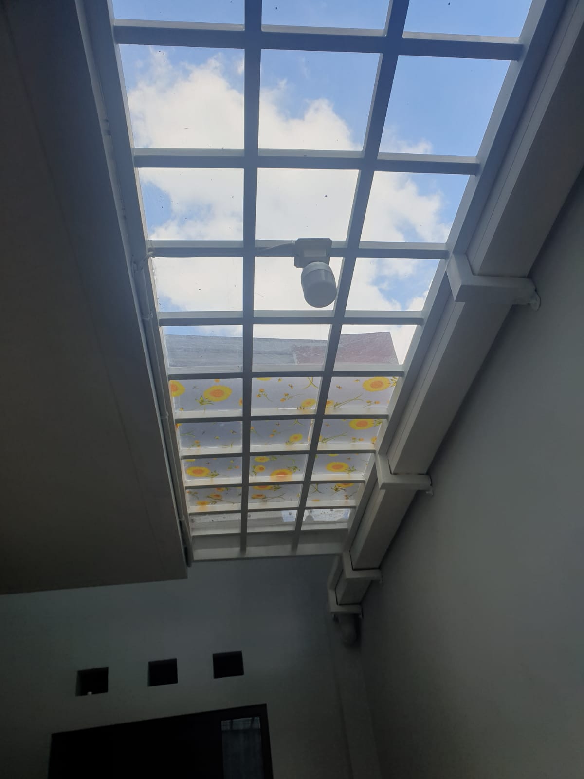 skylight buka tutup